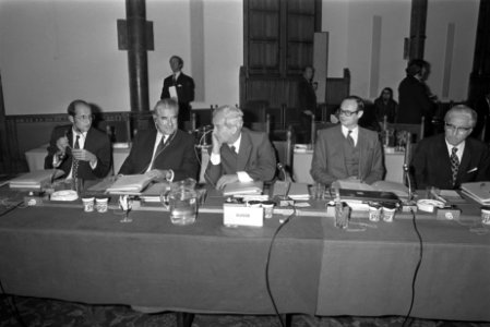 Milieucongres over de Rijn in de Ridderzaal te Den Haag, Bestanddeelnr 925-9760