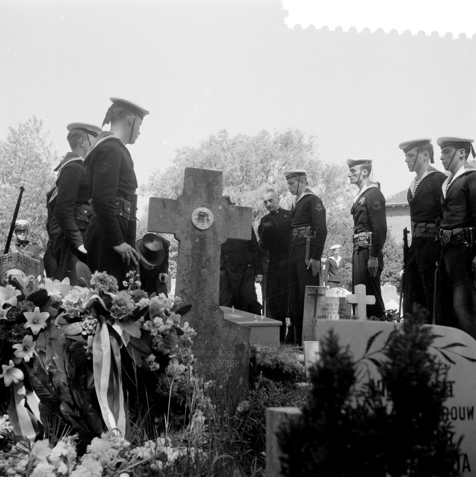 Militaire begroeting overste() Talanan in Haarlem, Bestanddeelnr 908-6333