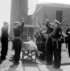 Militaire begroeting overste() Talanan in Haarlem, Bestanddeelnr 908-6334