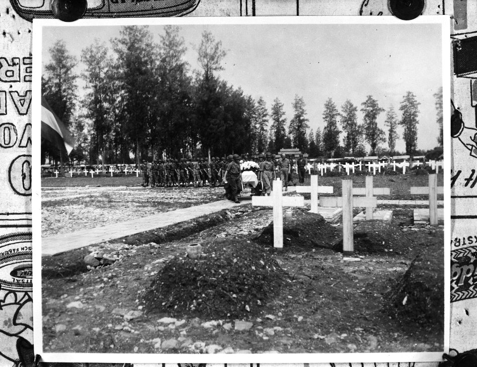 Militaire begrafenis van marinier W. Baas te Soerabaja, Bestanddeelnr 935-3405