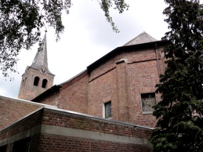 Milheeze Rijksmonument 8596 kerk schuin van achteren