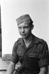 Militair in overall met kepi, Bestanddeelnr 520-6-5