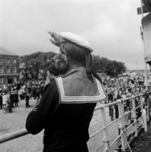 Mijnenlegger Hr. Ms. Willem van der Zaan terug in Den Helder, Bestanddeelnr 902-8255