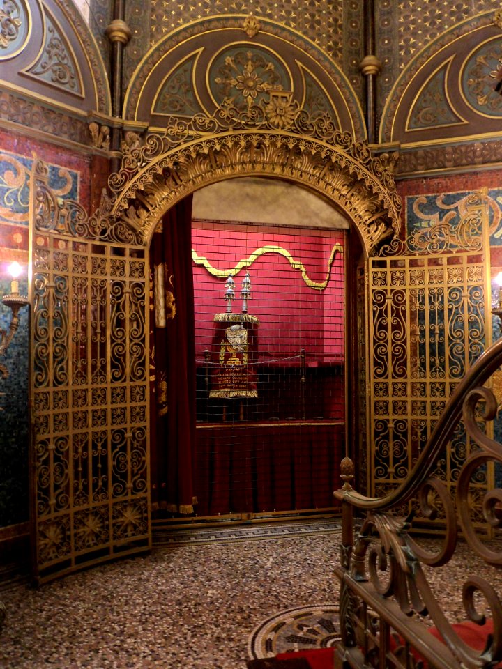 Middle Street Synagogue, Brighton (May 2013) - Torah Ark