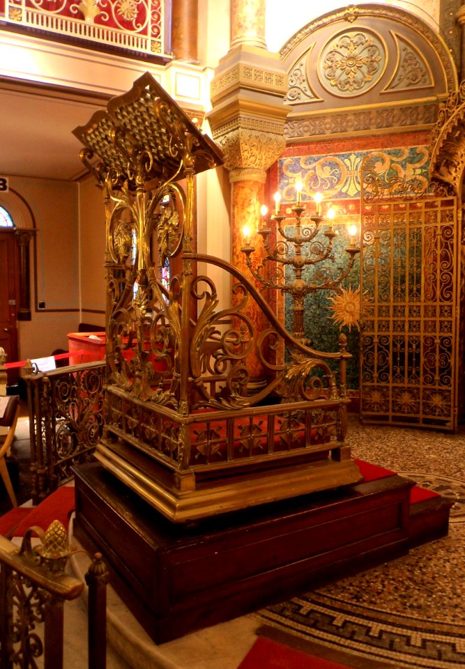 Middle Street Synagogue, Brighton (May 2013) - Bimah