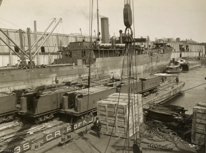 Military Administration - Transportation - Water - Miscellaneous - SHIPPING LOCOMOTIVES TO THE A.E.F - NARA - 45502347 (cropped)