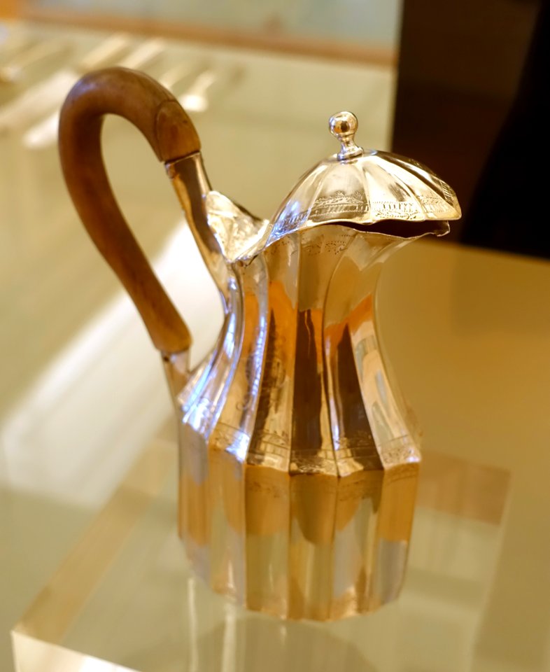 Milk jug, by ISG, Jose da Silva Gomes, Lisbon, c. 1770-1804, silver, wood - Museu Nacional de Soares dos Reis - Porto, Portugal - DSC00469