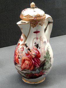 Milk jug with Chinoiserie Scenes, c. 1772, Frankenthal, hard-paste porcelain, coloured enamels, gold - Gardiner Museum, Toronto - DSC00950
