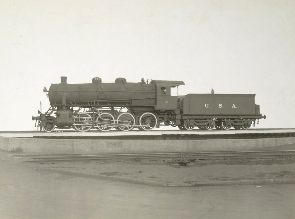 Military Administration - Transportation - Rail - Rolling Stock - LEFT SIDE VIEW OF LOCOMOTIVE - NARA - 45501905 (cropped)