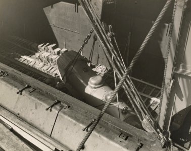 Military Administration - Transportation - Water - Miscellaneous - SHIPPING LOCOMOTIVES TO FRANCE - NARA - 45502359 (cropped)