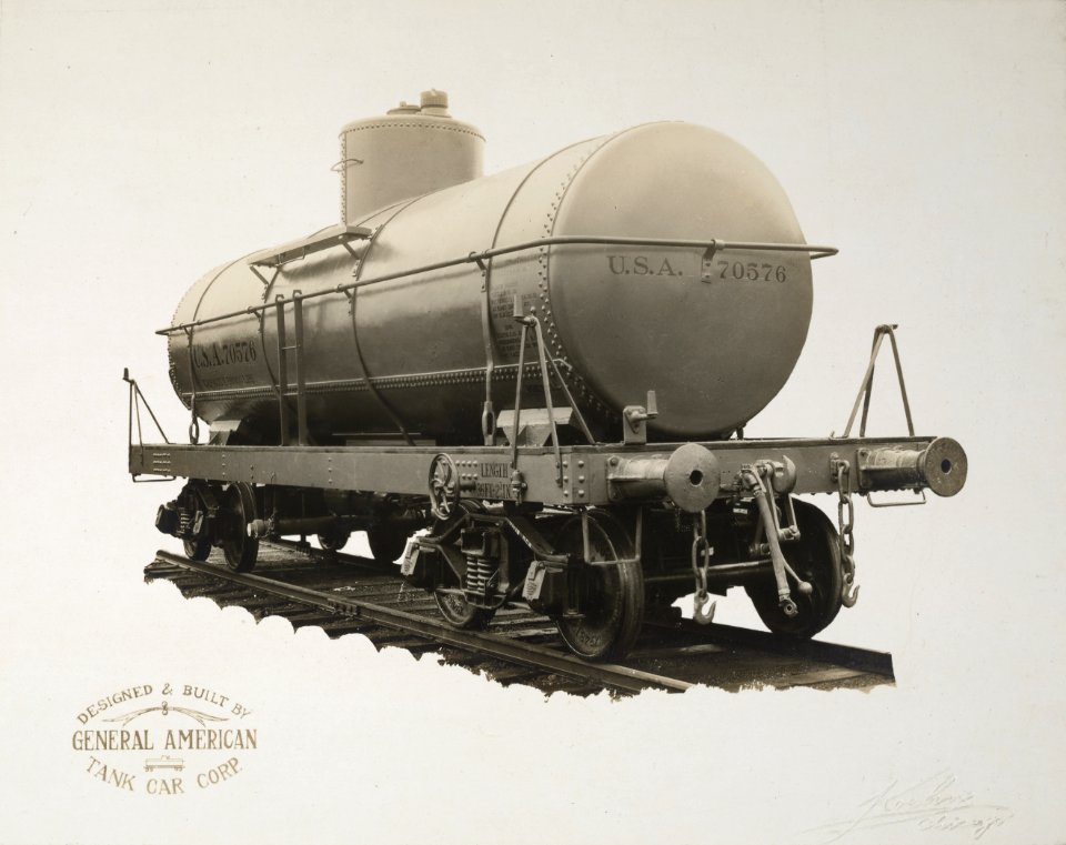Military Administration - Transportation - Rail - Construction - TANK CARS FOR GOVERNMENT USE. A tank car built and designed by General American Tank Car Corporation, Chicago, Ill - NARA - 45502161 (cropped)