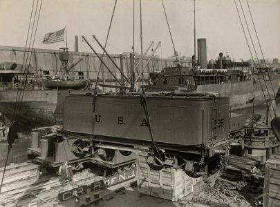 Military Administration - Transportation - Water - Miscellaneous - SHIPPING LOCOMOTIVES AND TENDERS TO FRANCE - NARA - 45502361 (cropped)