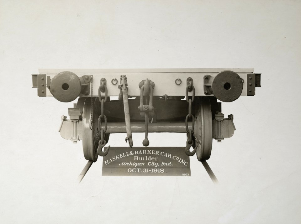 Military Administration - Transportation - Rail - Construction - MANUFACTURING EQUIPMENT FOR U.S. GOVERNMENT. Rear view of flat care made by Haskell & Barker Car Company, Michigan City, Ind - NARA - 45502059 (cropped)