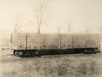 Military Administration - Transportation - Rail - Construction - MANUFACTURING CARS FOR TRENCH WORK - NARA - 45502025 (cropped)
