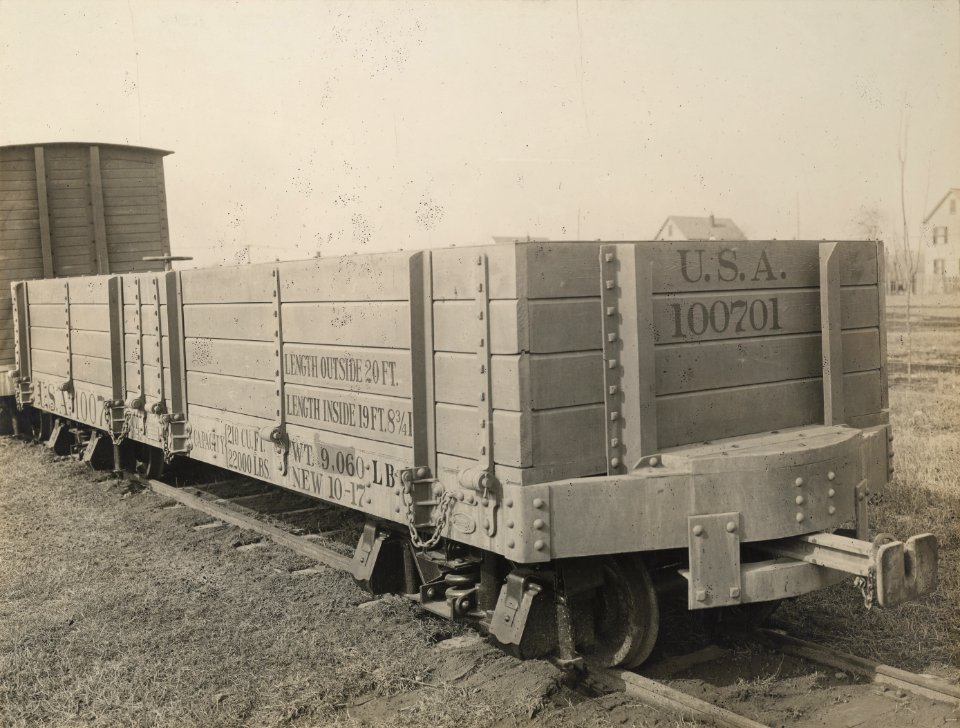 Military Administration - Transportation - Rail - Construction - MANUFACTURING CARS FOR TRENCH USE - NARA - 45502021 (cropped)