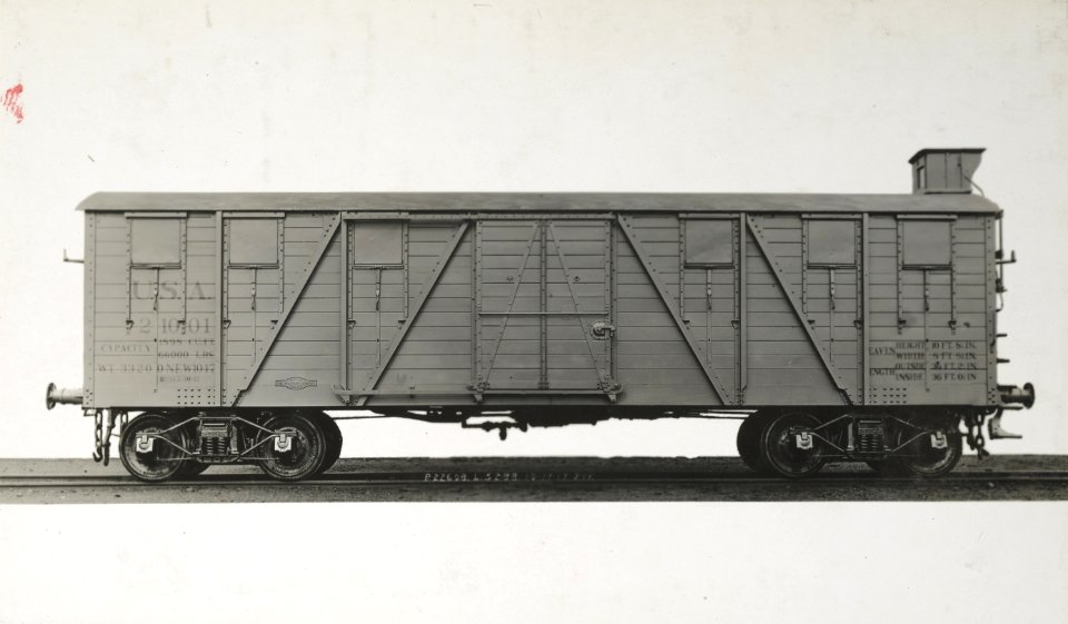 Military Administration - Transportation - Rail - Construction - BOX CAR WITH CAB MANUFACTURED for the Director General Military Railways, by the Pullman Co., Chicago, Ill. Windows closed - NARA - 45502091 (cropped)