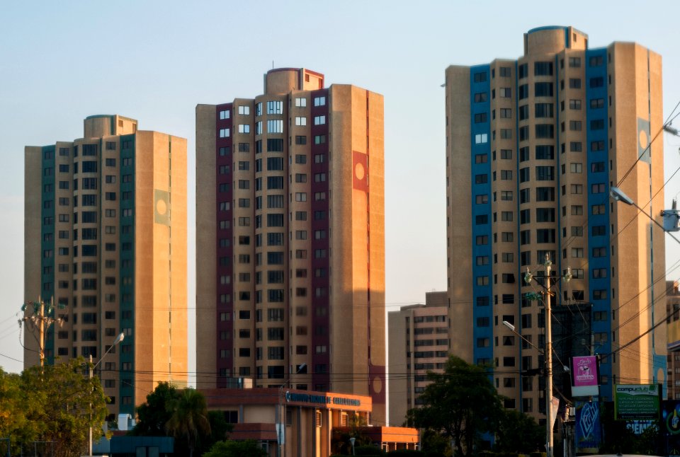 Milagro Avenue in Maracaibo City 2