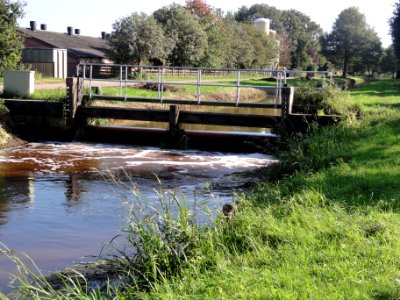 Mill Rijksmonument 509268 een der stuwen in Defensiekanaal (die tussen kazemat 40 en 39)