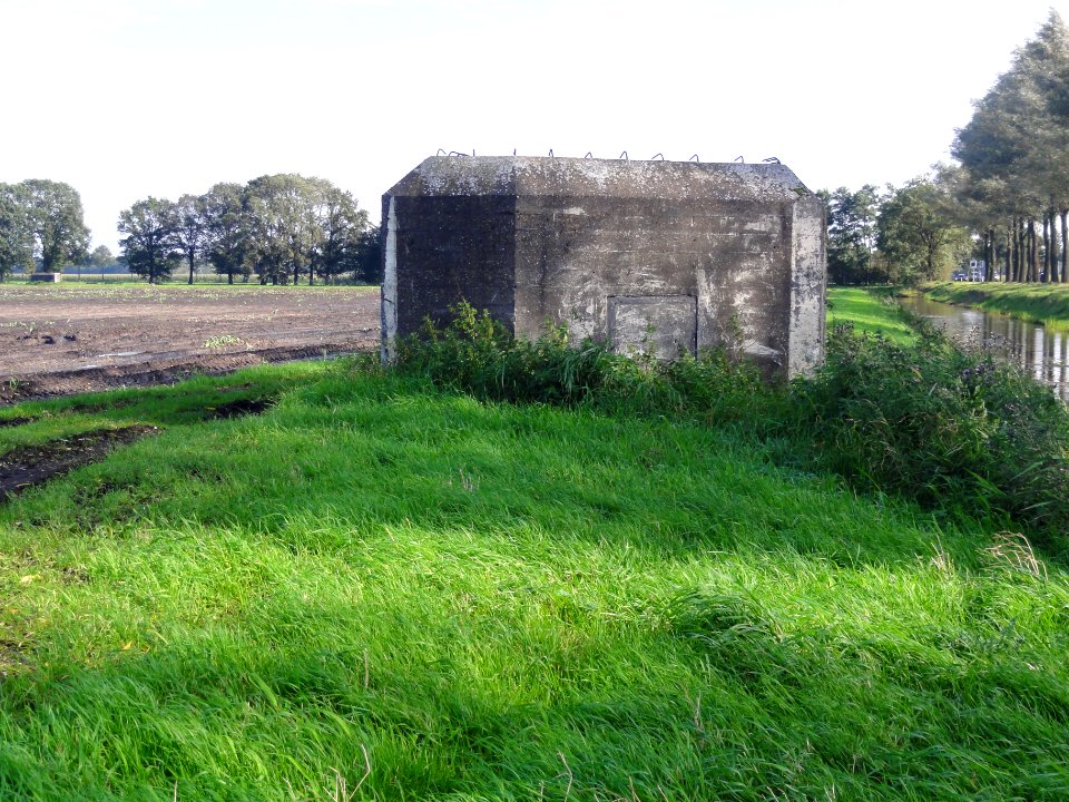 Mill Rijksmonument 525556 S-Kazemat 522 langs Defensiekanaal