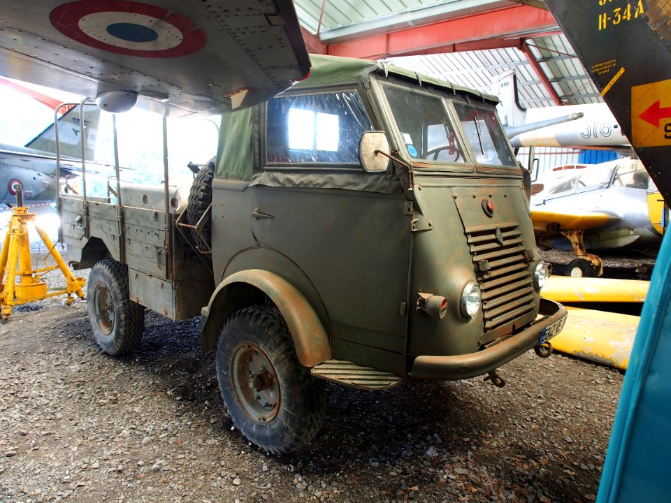 Military Renault Galion Musée de l'Epopée de l'Industrie et de l'Aéronautique, pic2