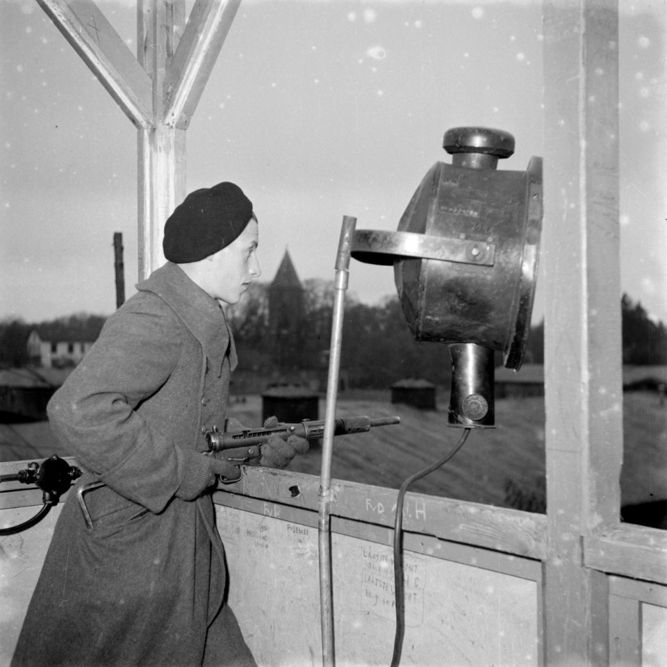 Militair op wacht, Bestanddeelnr 255-9391