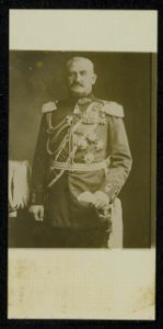 Militair met decoraties, Bestanddeelnr 158-0781