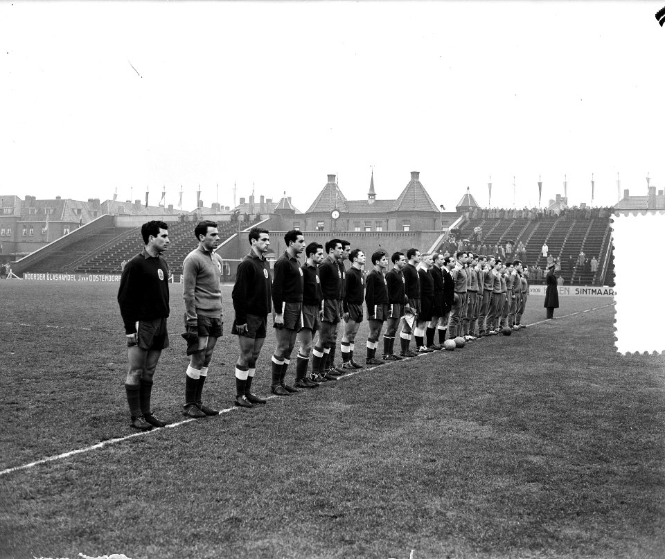 Militair voetbal Nederland tegen Portugal, elftallen, Bestanddeelnr 906-9647