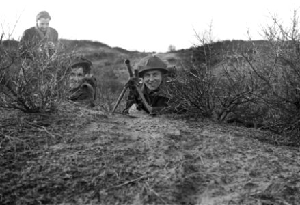 Militair opleidingskamp te Bloemendaal(bezoek Generaal Kruls ), Bestanddeelnr 901-5095