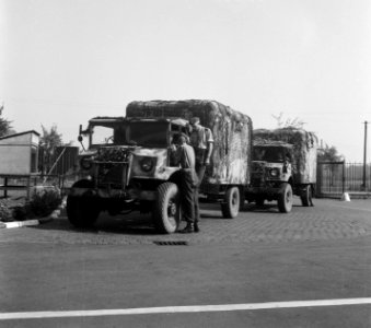 Militaire oefening Hold Fast in Duitsland. Ingang Duitse kazerne, Bestanddeelnr 905-3144
