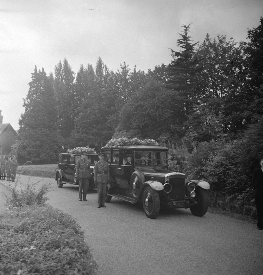 Militaire begrafenis in Engeland (generaal Noothoven van Goor), Bestanddeelnr 935-3406