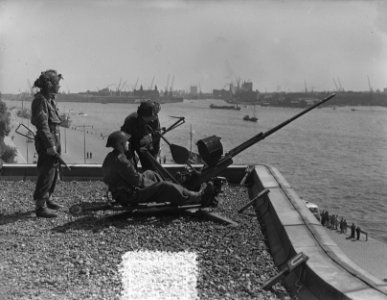 Militaire oefening ter beveiliging Maastunnel in Rotterdam, Bestanddeelnr 905-7375