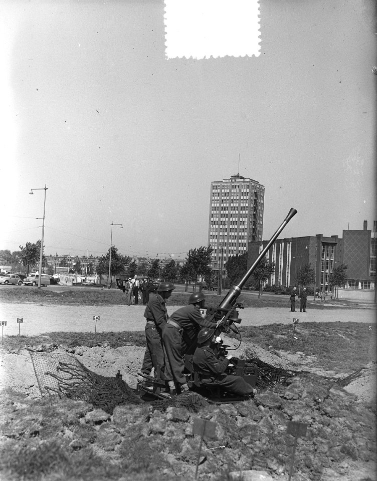 Militaire oefening ter beveiliging Maastunnel in Rotterdam, Bestanddeelnr 905-7372