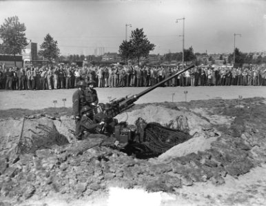 Militaire oefening ter beveiliging Maastunnel in Rotterdam, Bestanddeelnr 905-7374