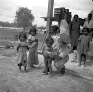 Militair met kinderen, Bestanddeelnr 254-5390
