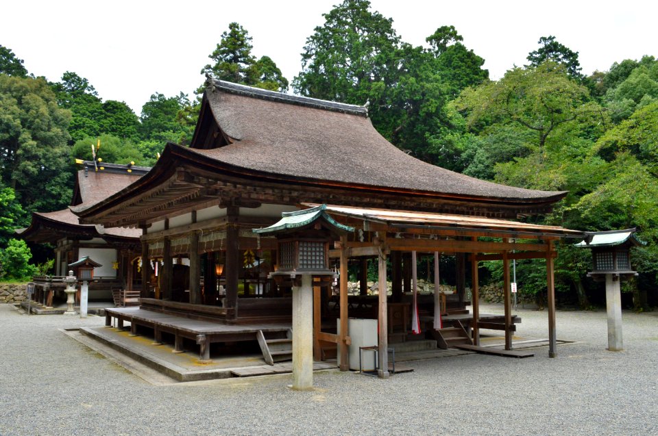 Mikami-jinja haiden-2
