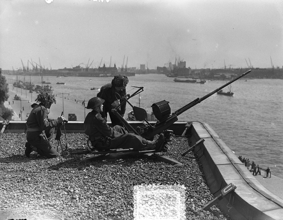 Militaire oefening ter beveiliging Maastunnel in Rotterdam, Bestanddeelnr 905-7373