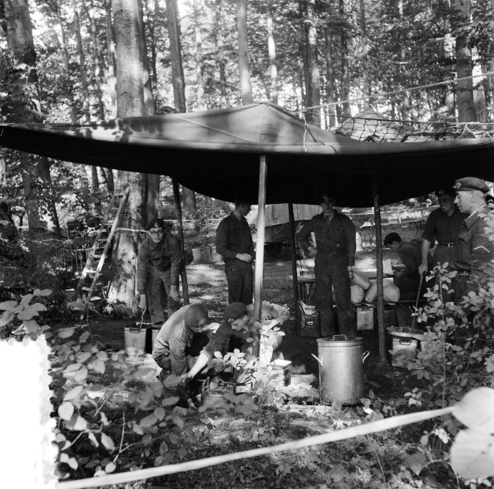 Militaire oefening Holt Fast in Duitsland. Bivak, Bestanddeelnr 905-3146
