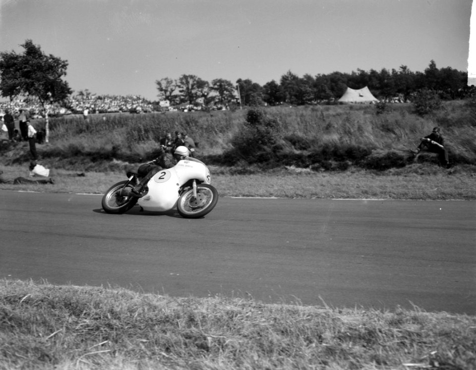 Mike Hailwood (Engeland) op Norton, Bestanddeelnr 912-6400