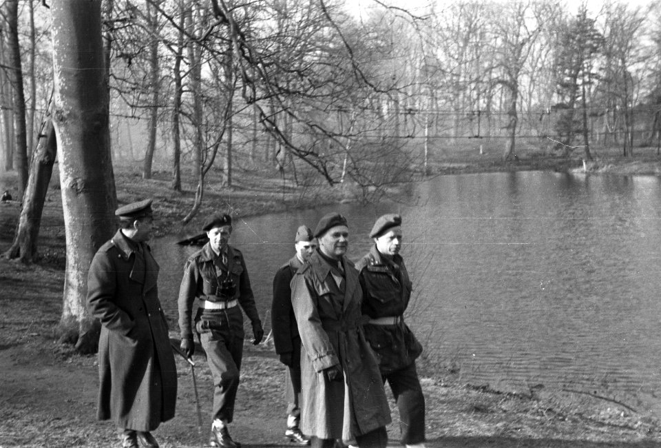 Militair opleidingskamp te Bloemendaal(bezoek Generaal Kruls ), Bestanddeelnr 901-5125