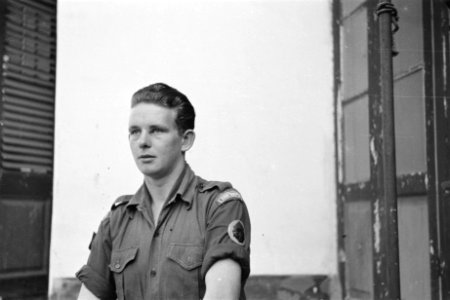 Militair regiment Stoottroepen van de Y-brigade, zonder rangonderscheidingstek…, Bestanddeelnr 516-2-2