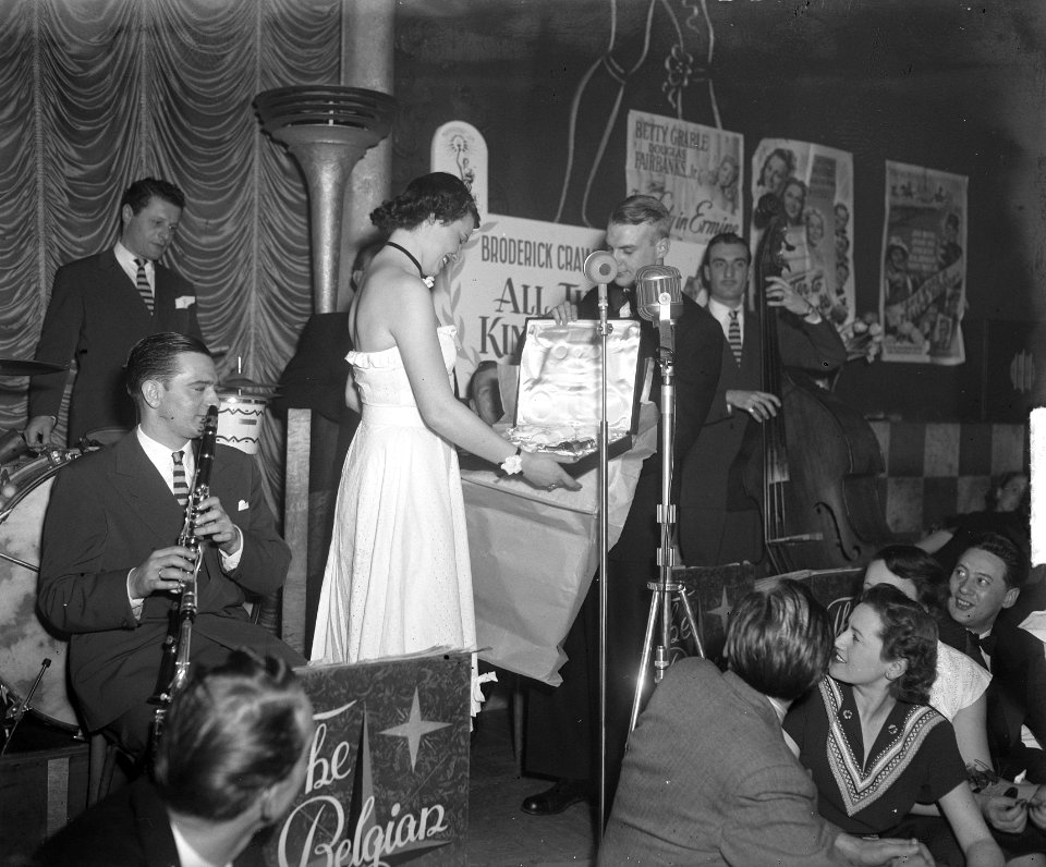 Miss Holland 1950 verkiezing op Filmsterrenbal, Bestanddeelnr 903-8974