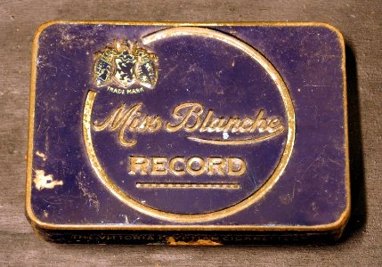Miss Blanche Reocord tobacco tin pic2