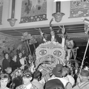 Miss Carnaval 1963 in Bellevue te Amsterdam gekozen, de 21 jarige Margo Driezen, Bestanddeelnr 914-8596