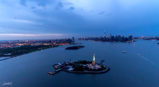 Miss Liberty Blue Hour (256972465)