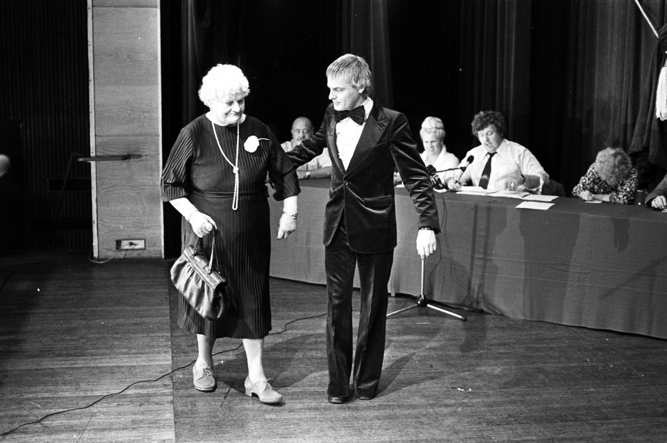 Miss Bejaardenverkiezingen in Krasnapolsky Amsterdam Miss Bejaarde 1978, Bestanddeelnr 929-9141