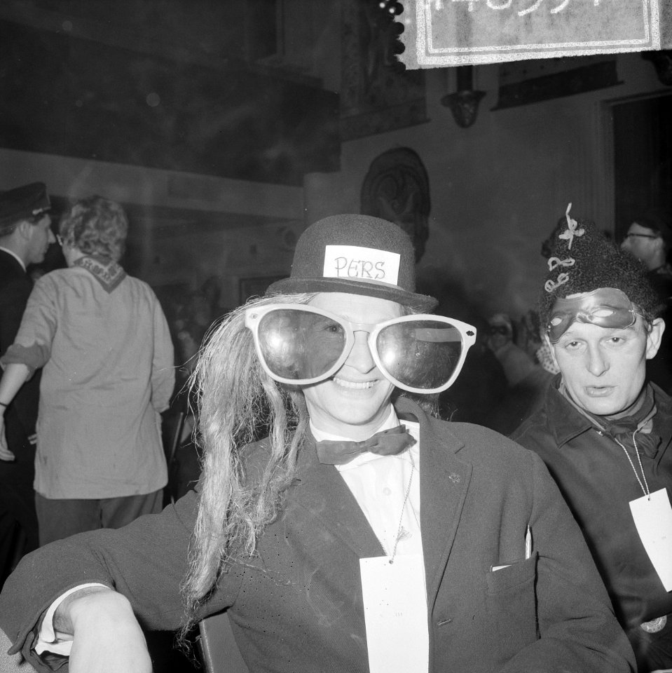 Miss Carnaval 1963 in Bellevue te Amsterdam gekozen, de 21 jarige Margo Driezen, Bestanddeelnr 914-8594