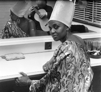 Miriam Makeba, Bestanddeelnr 922-1835 (cropped)
