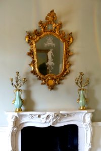 Mirror, Bust Parlour - Shugborough Hall - Staffordshire, England - DSC00290