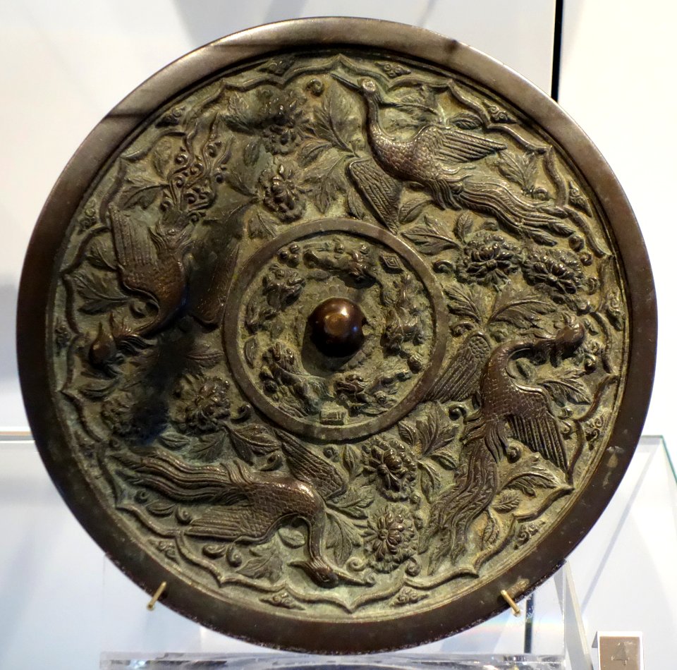 Mirror, China, Yuan-Ming dynasty, c. 1300-1400, bronze - Royal Ontario Museum - DSC04160