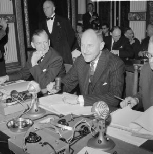 Ministersconferentie van de West Europese Unie in Den Haag begonnen Minister Lu, Bestanddeelnr 915-6693